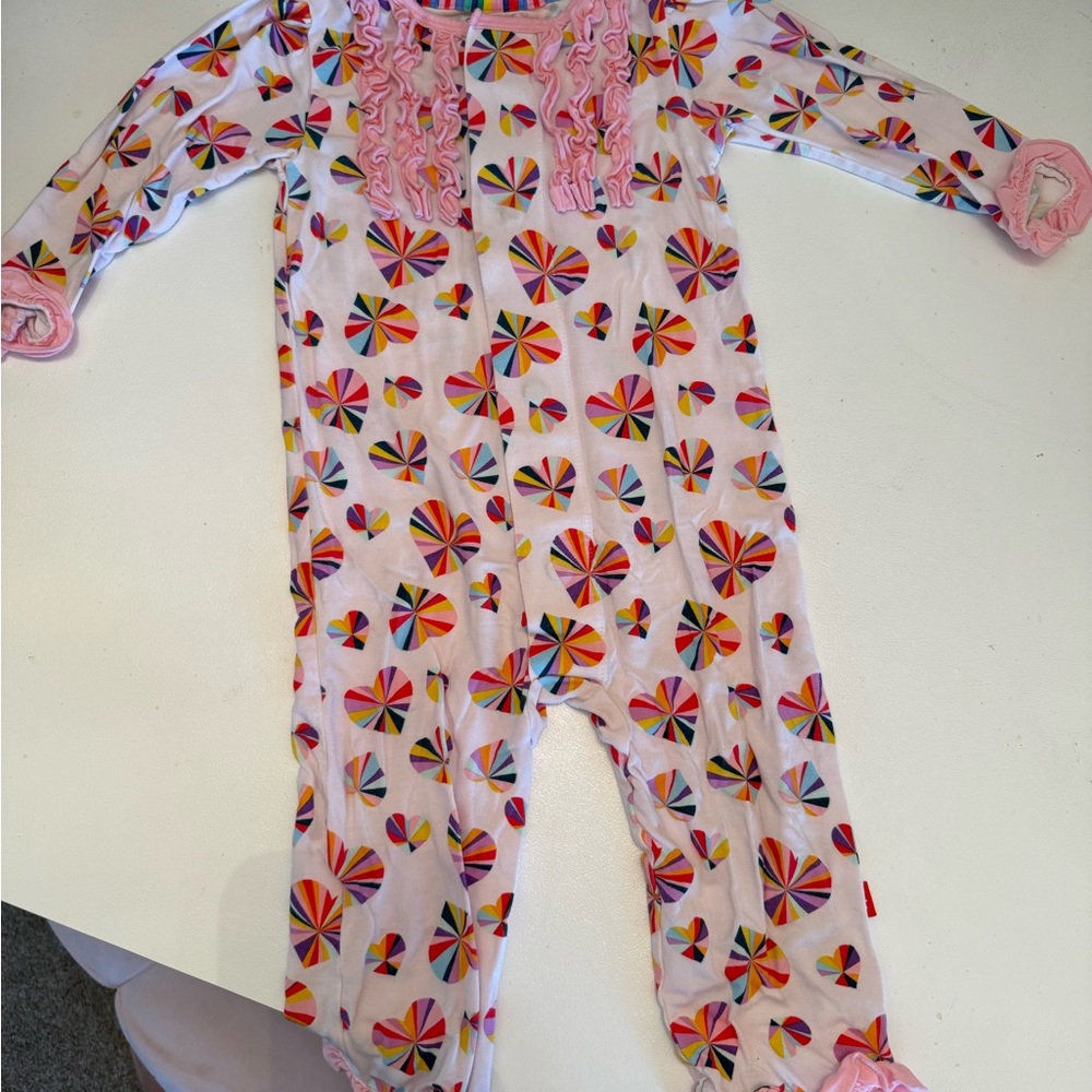 Magnetic Me Pink Ruffle Trim Heart Pattern